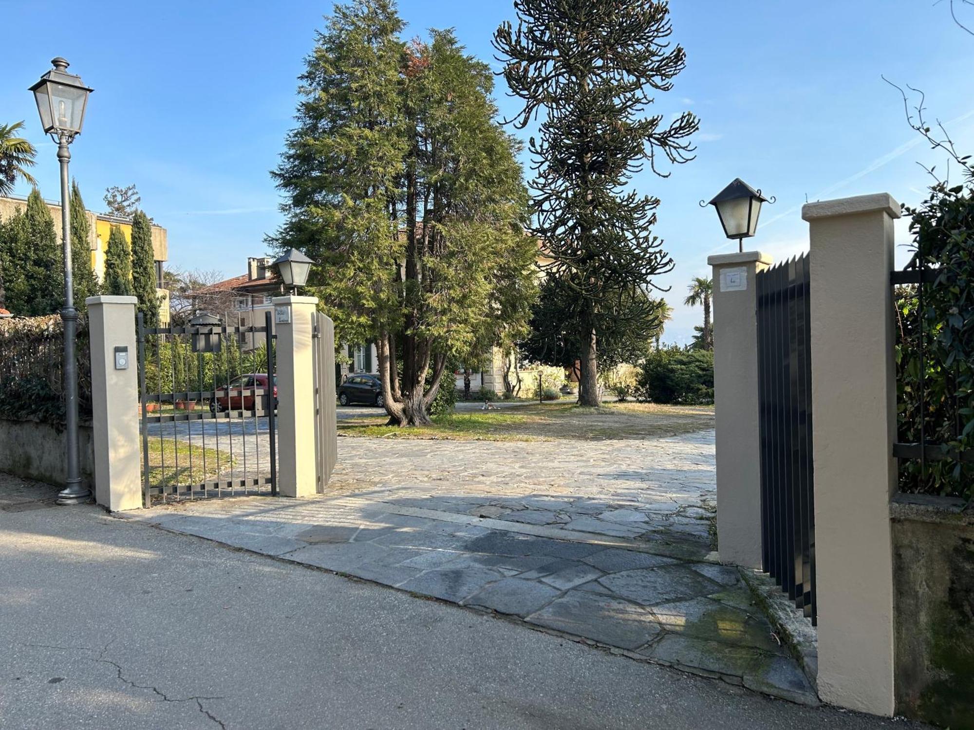 Residenza Dei Fiori Aparthotel Cannero Riviera Luaran gambar