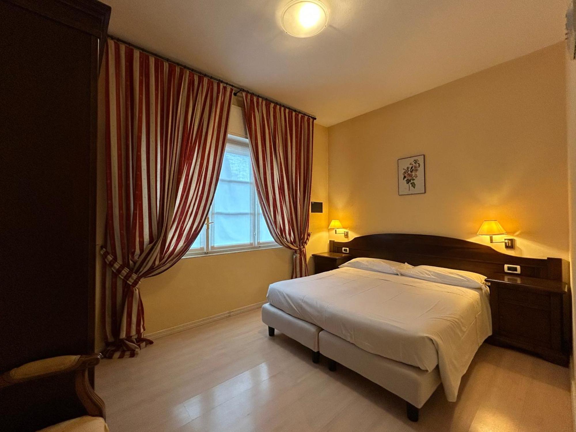 Residenza Dei Fiori Aparthotel Cannero Riviera Luaran gambar